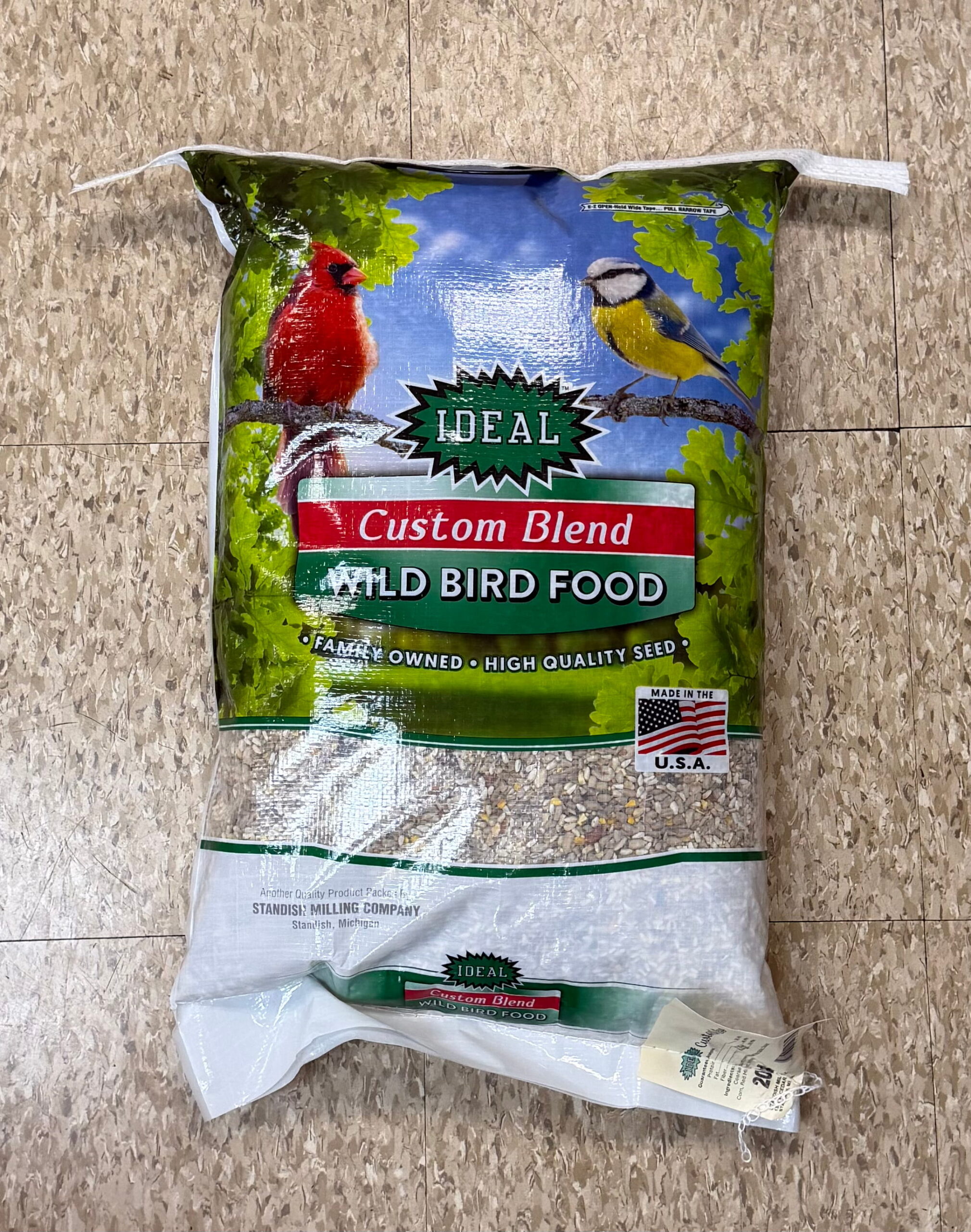 No-mess birdseed mix